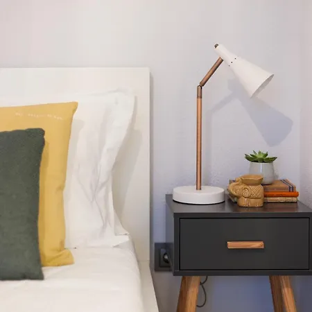 شقة Youthful Design In By Cozzy Homes