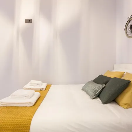 Youthful Design In By Cozzy Homes شقة *